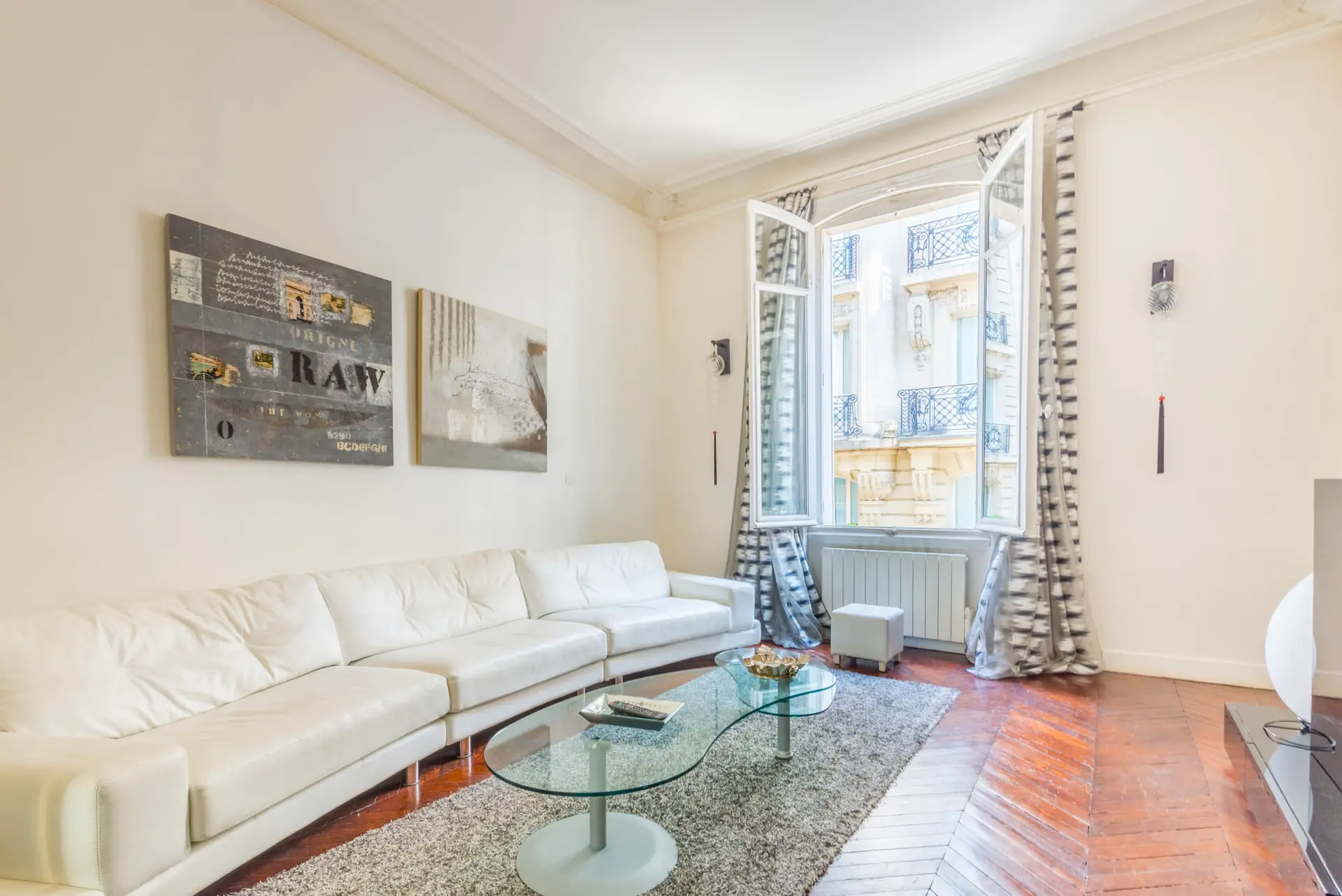 PARIS XVI | AVENUE RAYMOND POINCARE | APPARTEMENT 3P | 64 m² | 2 CHAMBRES | PREMIER ETAGE | FAIBLE VIS-À-VIS